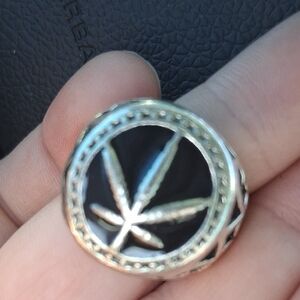 Black and Silver Leaf Motif Ring